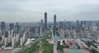 長線·快訊丨山東國際金融中心（IFC）428米超高層項(xiàng)目外框鋼結(jié)構(gòu)實(shí)現(xiàn)順利封頂
